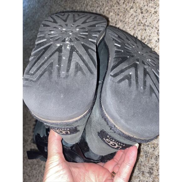 UGG Women's Black Suede Bow Back Short Boots - Size 7 - Picture 4 of 8